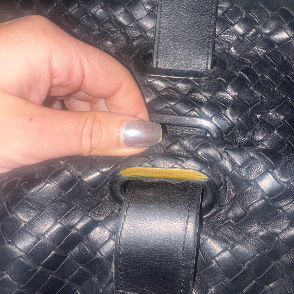 Bottega Veneta Black Woven Shoulder Bag - Picture 6 of 15